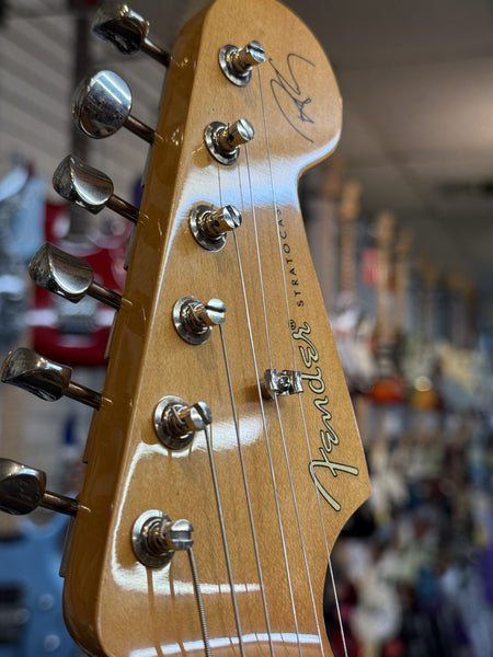 Fender Robert Cray Signature Stratocaster, Inca Silver