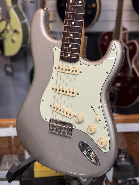 Fender Robert Cray Signature Stratocaster, Inca Silver